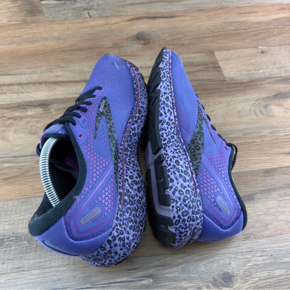 Brooks Purple/Black Leopard print size 11.5 - Picture 6 of 9
